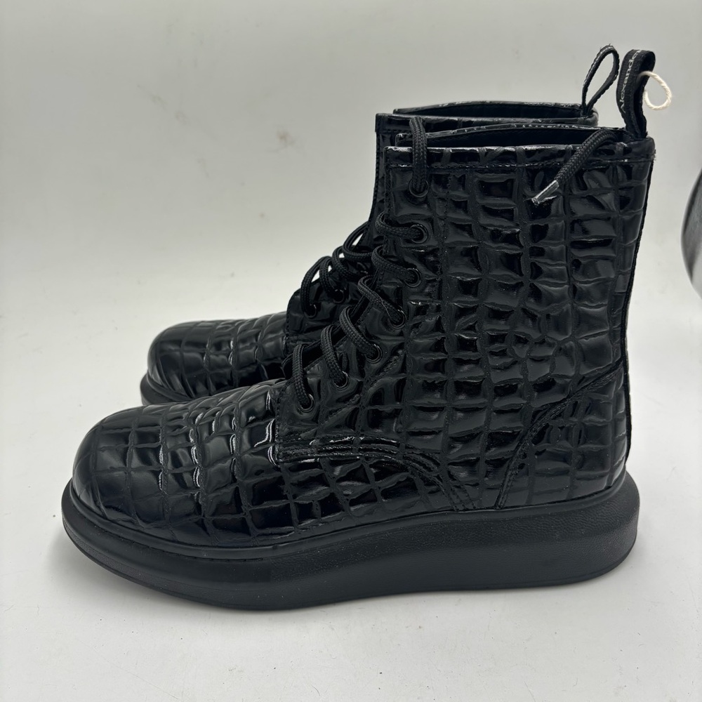 Alexander McQueen Women’s 43 E Black Leather Croc Effect Lace Up Boots